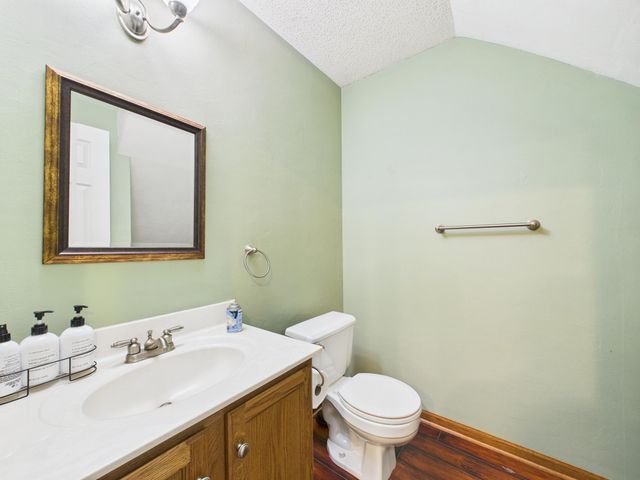 1853 Riverwood Drive 4, Burnsville, MN 55337