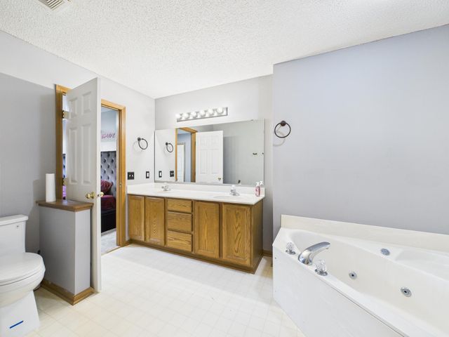 1853 Riverwood Drive 4, Burnsville, MN 55337