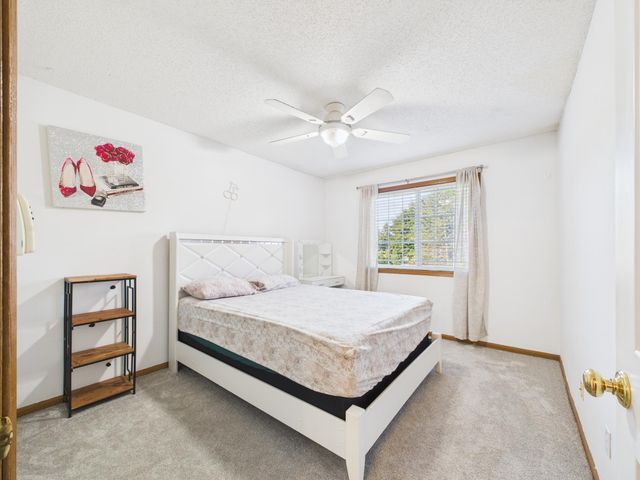 1853 Riverwood Drive 4, Burnsville, MN 55337