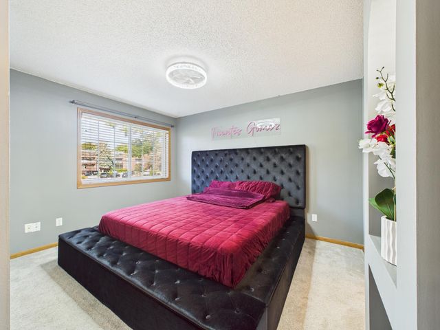 1853 Riverwood Drive 4, Burnsville, MN 55337