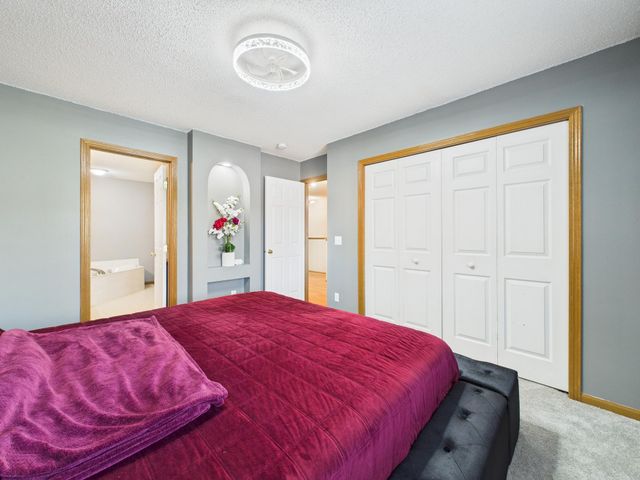 1853 Riverwood Drive 4, Burnsville, MN 55337