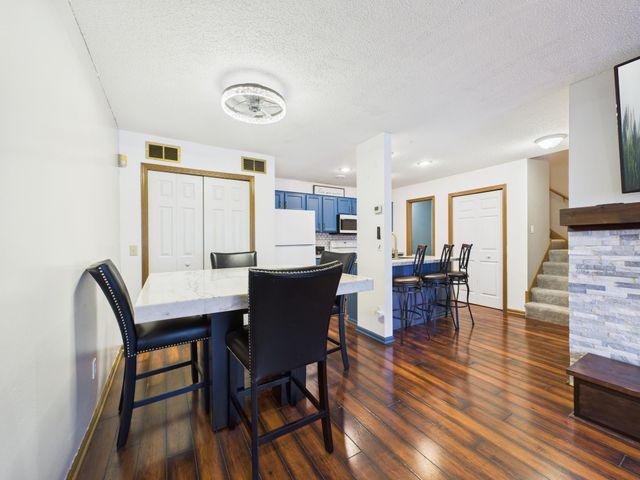 1853 Riverwood Drive 4, Burnsville, MN 55337