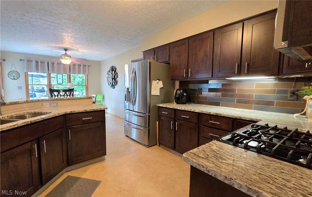 19694 Summer Place Drive, Strongsville, OH 44136