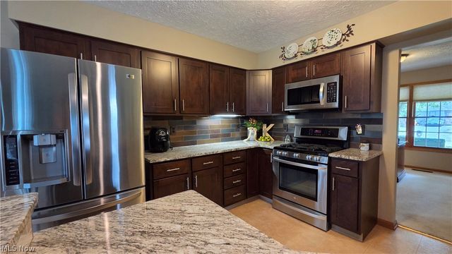 19694 Summer Place Drive, Strongsville, OH 44136