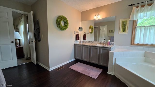 19694 Summer Place Drive, Strongsville, OH 44136