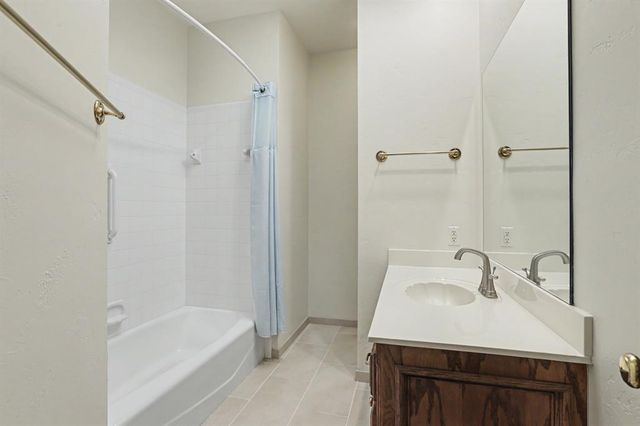 2417 Ashecroft Circle, Edmond, OK 73034