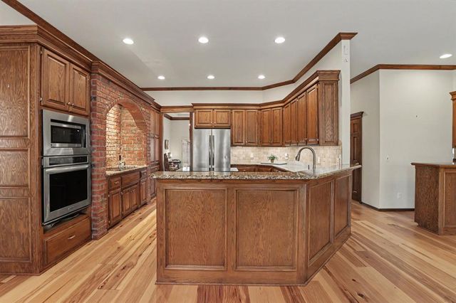 2417 Ashecroft Circle, Edmond, OK 73034