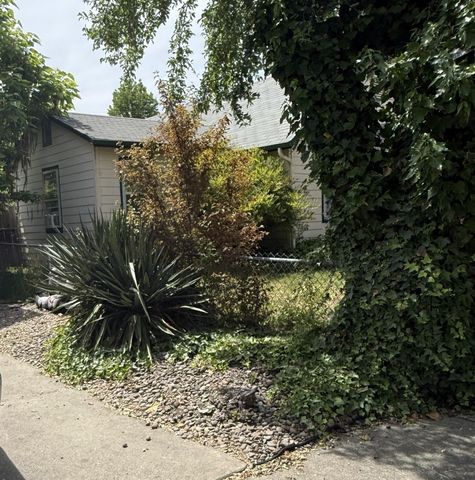 501 SE J Street, Grants Pass, OR 97526