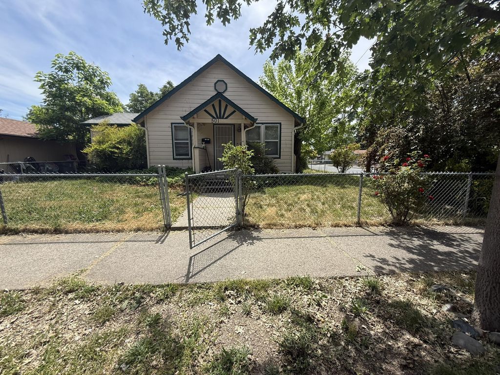 501 SE J Street, Grants Pass, OR 97526