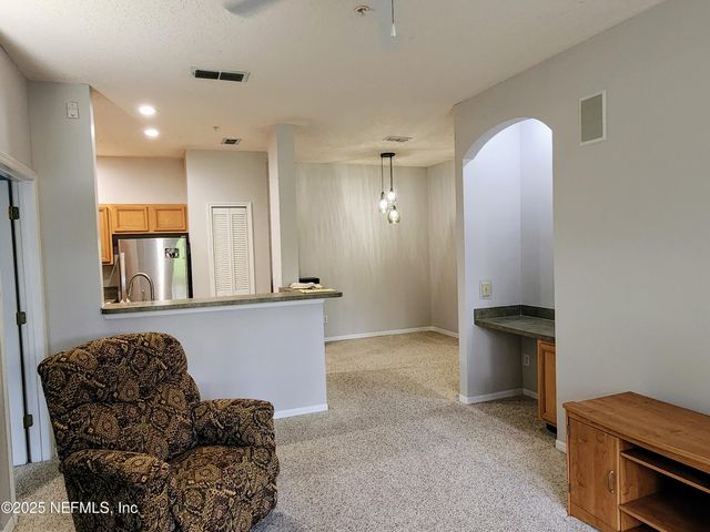 8601 BEACH Boulevard 310, Jacksonville, FL 32216