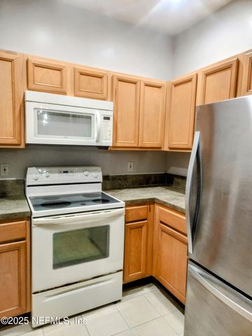8601 BEACH Boulevard 310, Jacksonville, FL 32216
