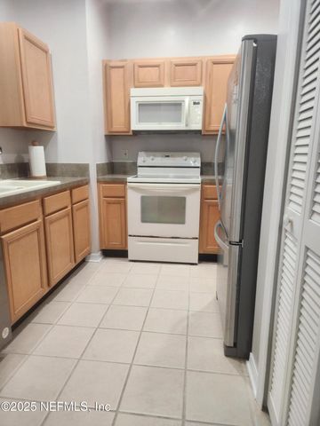 8601 BEACH Boulevard 310, Jacksonville, FL 32216