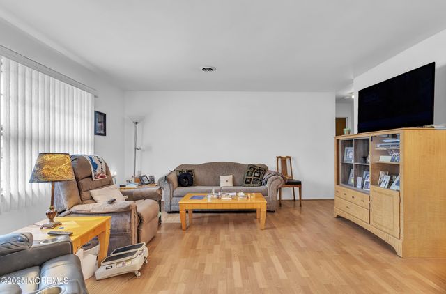 32C Yorkshire Court, Manchester, NJ 08759