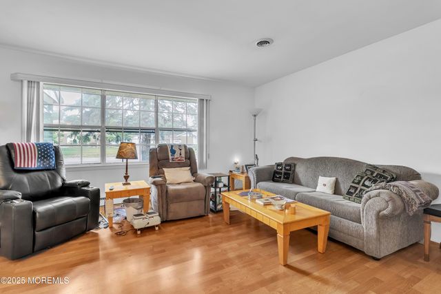 32C Yorkshire Court, Manchester, NJ 08759