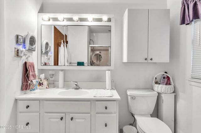 32C Yorkshire Court, Manchester, NJ 08759