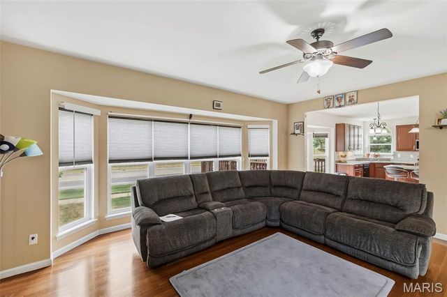 10 Ashbury Crossing Court, Florissant, MO 63034