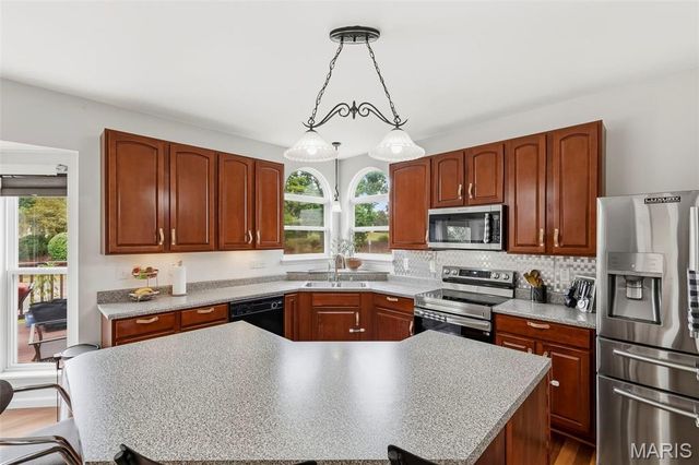 10 Ashbury Crossing Court, Florissant, MO 63034