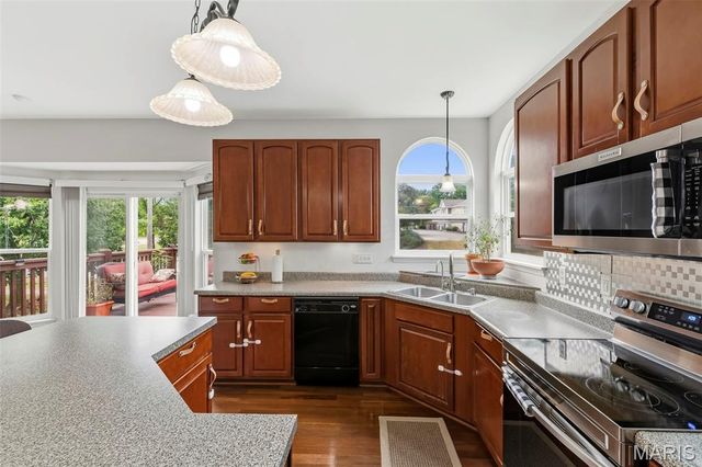10 Ashbury Crossing Court, Florissant, MO 63034