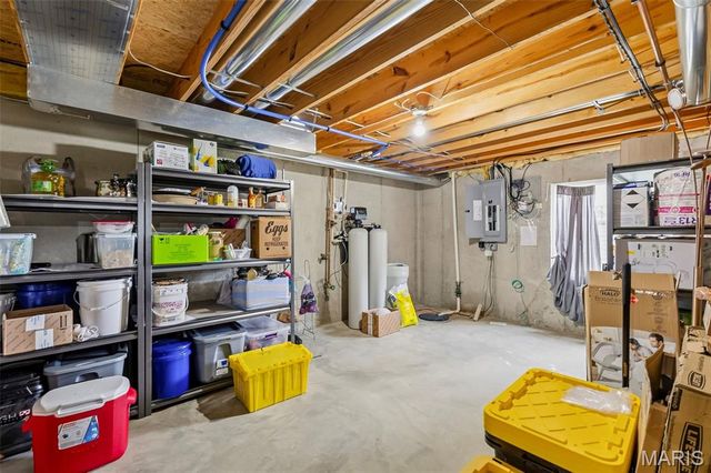 10 Ashbury Crossing Court, Florissant, MO 63034
