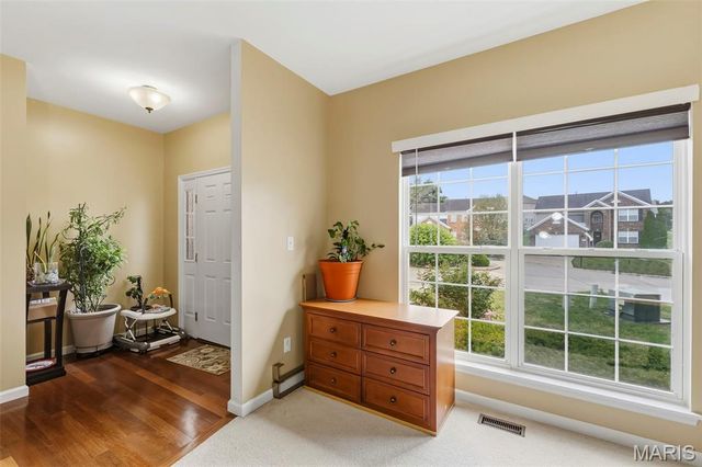 10 Ashbury Crossing Court, Florissant, MO 63034