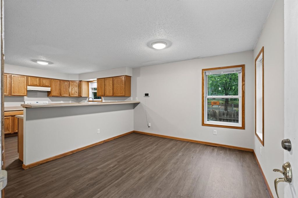 2321 Lyndale Avenue N, Minneapolis, MN 55411 — photo 2