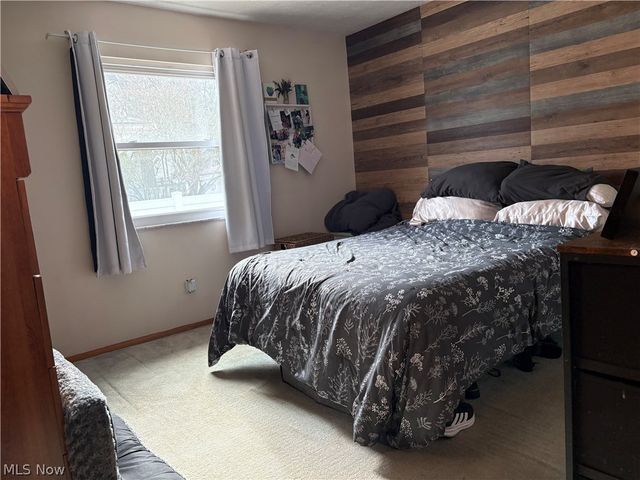 492 Franklin Avenue, Cuyahoga Falls, OH 44221