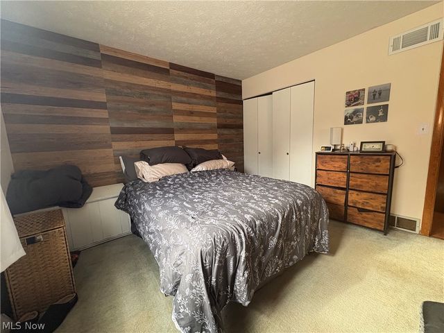 492 Franklin Avenue, Cuyahoga Falls, OH 44221