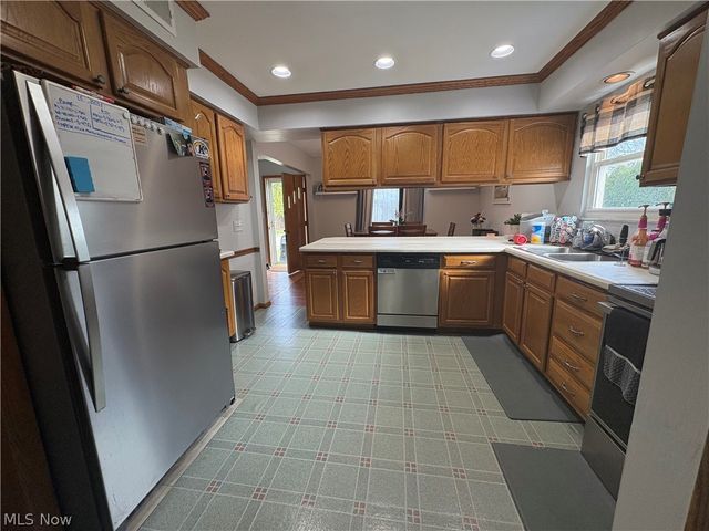 492 Franklin Avenue, Cuyahoga Falls, OH 44221