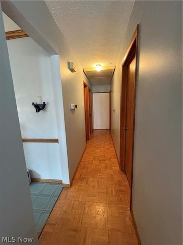 492 Franklin Avenue, Cuyahoga Falls, OH 44221