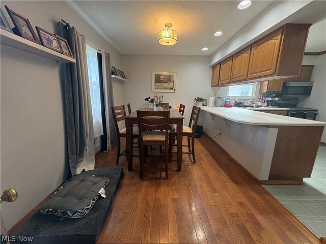 492 Franklin Avenue, Cuyahoga Falls, OH 44221