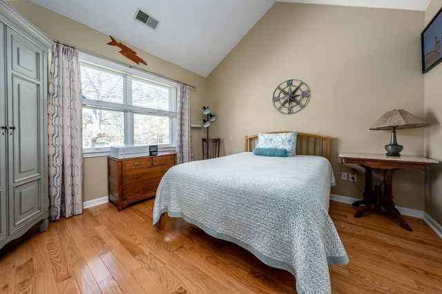 42 Oak Glen 42, Yarmouth, MA 02675