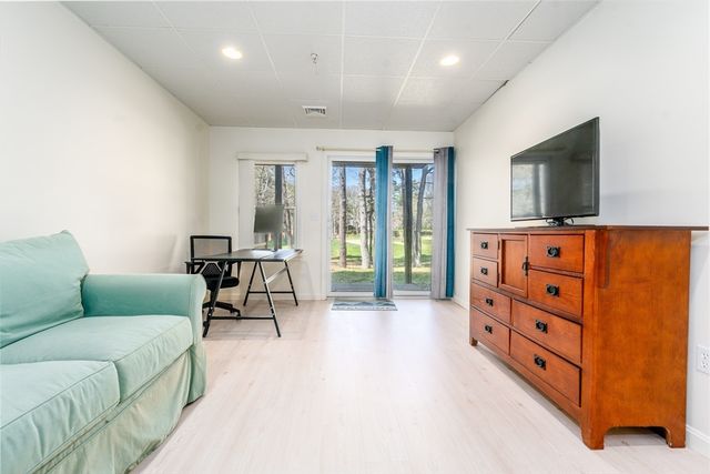 42 Oak Glen 42, Yarmouth, MA 02675