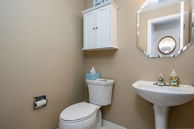 42 Oak Glen 42, Yarmouth, MA 02675