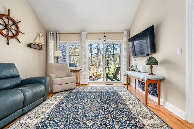42 Oak Glen 42, Yarmouth, MA 02675