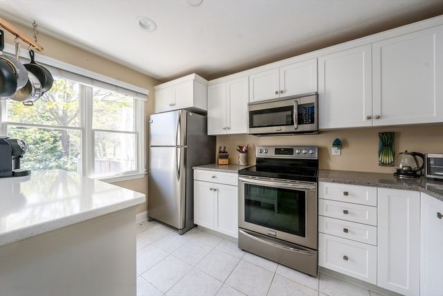 42 Oak Glen 42, Yarmouth, MA 02675