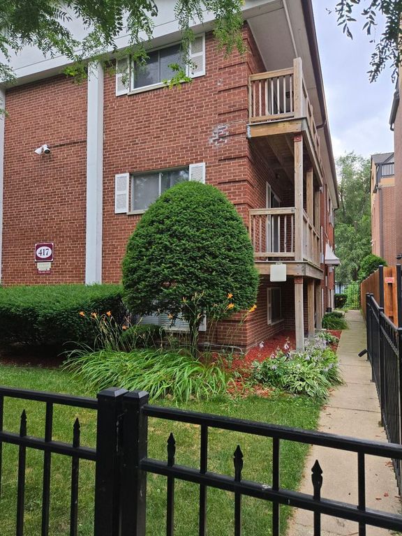 417 S Kenilworth Avenue 8, Oak Park, IL 60302