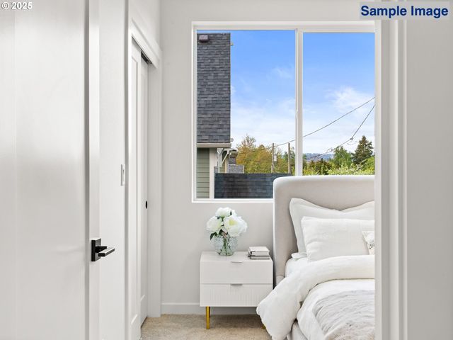 4950 Se Caruthers St 5, Portland, OR 97215