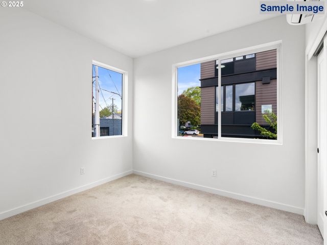4950 Se Caruthers St 5, Portland, OR 97215
