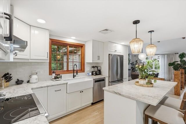 8 Wheelock Road, Wayland, MA 01778