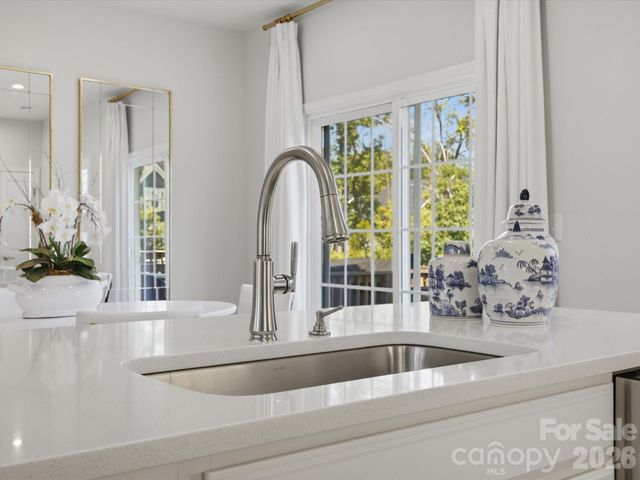 4014 Edenborn Lane, Charlotte, NC 28208