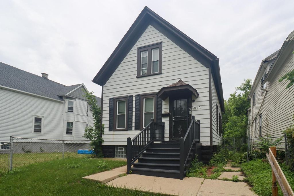 2820 N Palmer STREET, Milwaukee, WI 53212