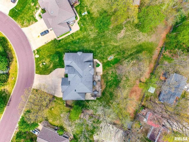 216 HIDDEN BROOK Drive, Groveland, IL 61535