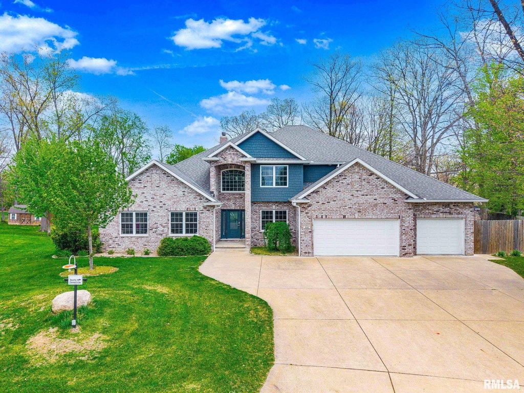216 HIDDEN BROOK Drive, Groveland, IL 61535