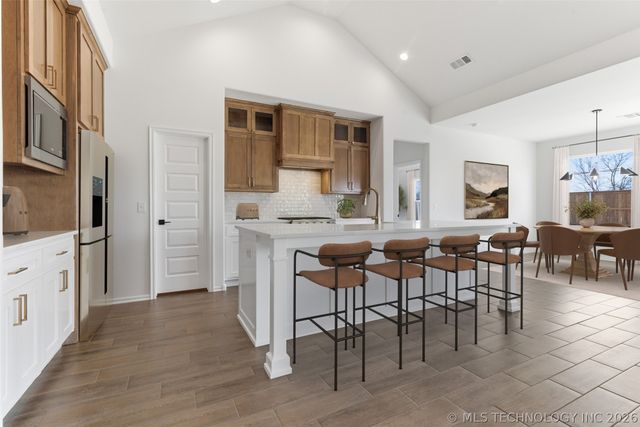 4924 N Walnut Avenue, Broken Arrow, OK 74014