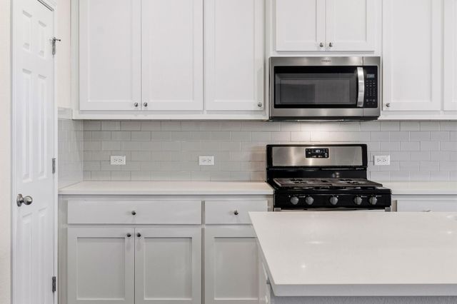 17228 Lathrop Ave, Pflugerville, TX 78660