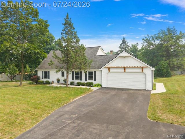3365 Maybee Road, Orion Charter Township, MI 48359
