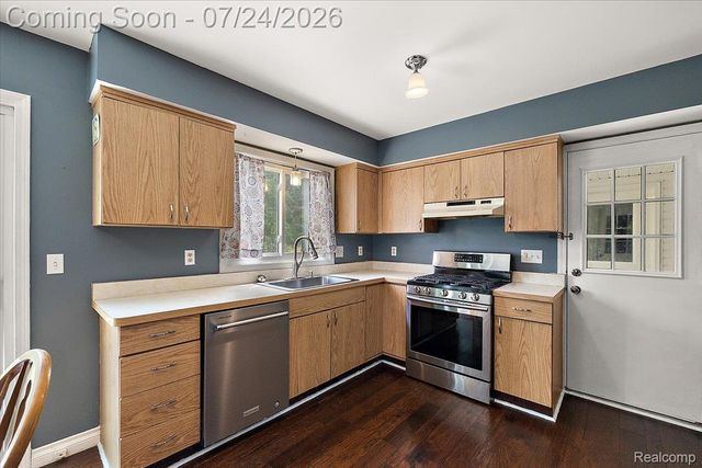 3365 Maybee Road, Orion Charter Township, MI 48359