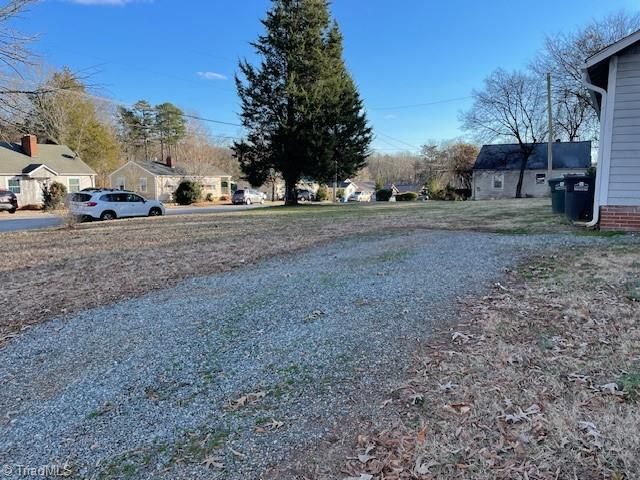 603 Oak Avenue, Lexington, NC 27292