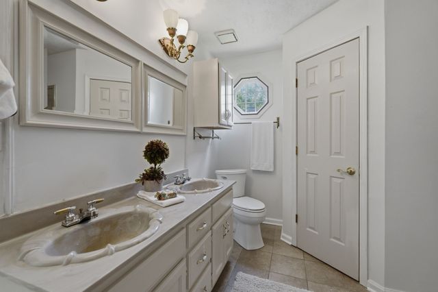 609 Knollwood Dr, La Vergne, TN 37086