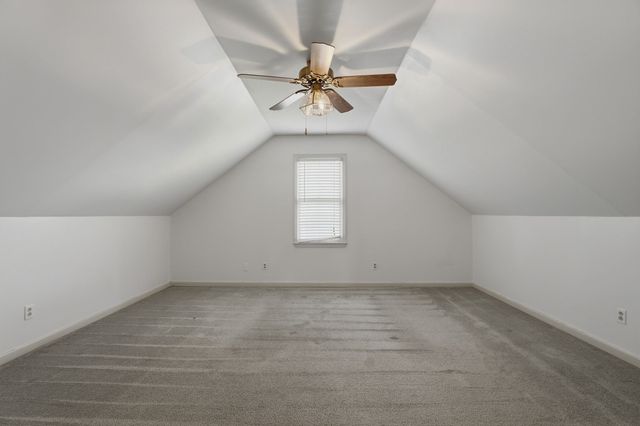609 Knollwood Dr, La Vergne, TN 37086